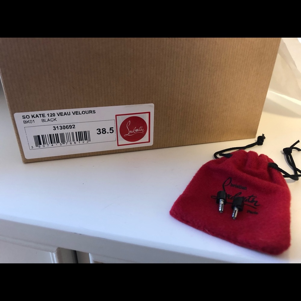 So Kate Velours 💄 - Picture 10 of 11